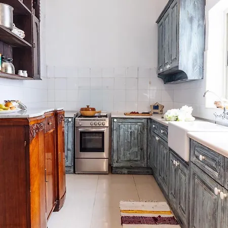 Rita's Lodge, Seafront House Apartamento *