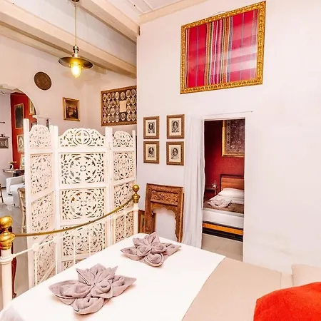 Rita's Lodge, Seafront House * 세인트폴스베이