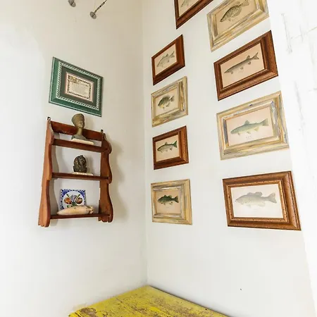 Rita's Lodge, Seafront House * St. Paul's Bay