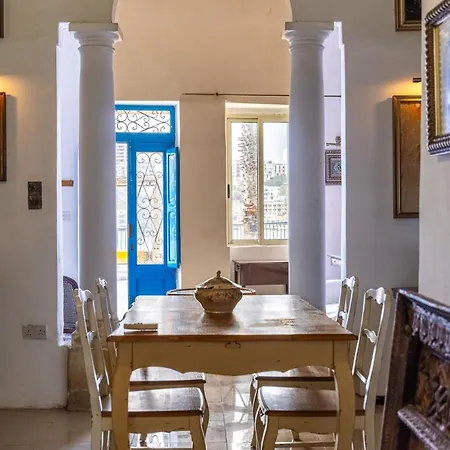 Rita's Lodge, Seafront House *